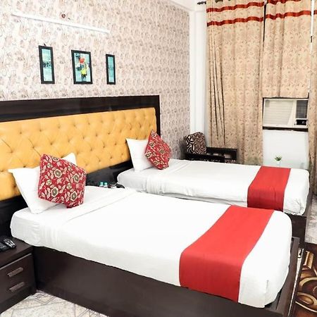 Hotel Aarkay Palace Badarpur Екстер'єр фото
