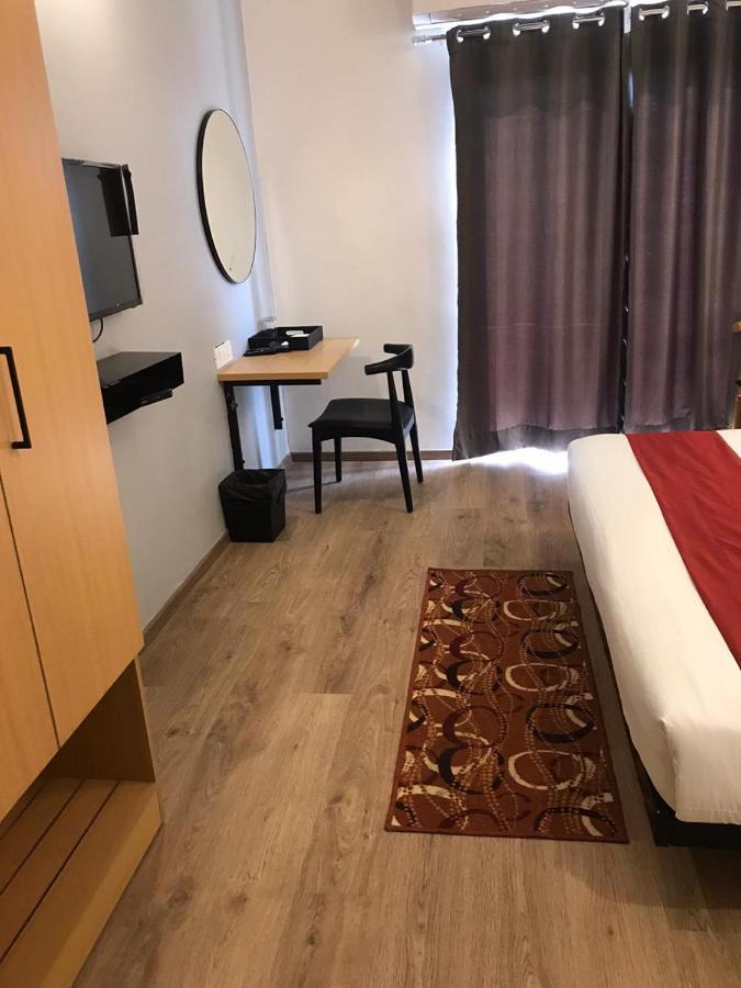 Hotel Aarkay Palace Badarpur Екстер'єр фото