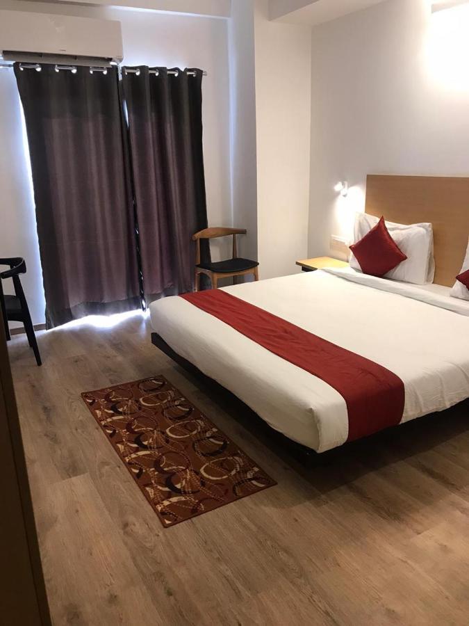 Hotel Aarkay Palace Badarpur Екстер'єр фото