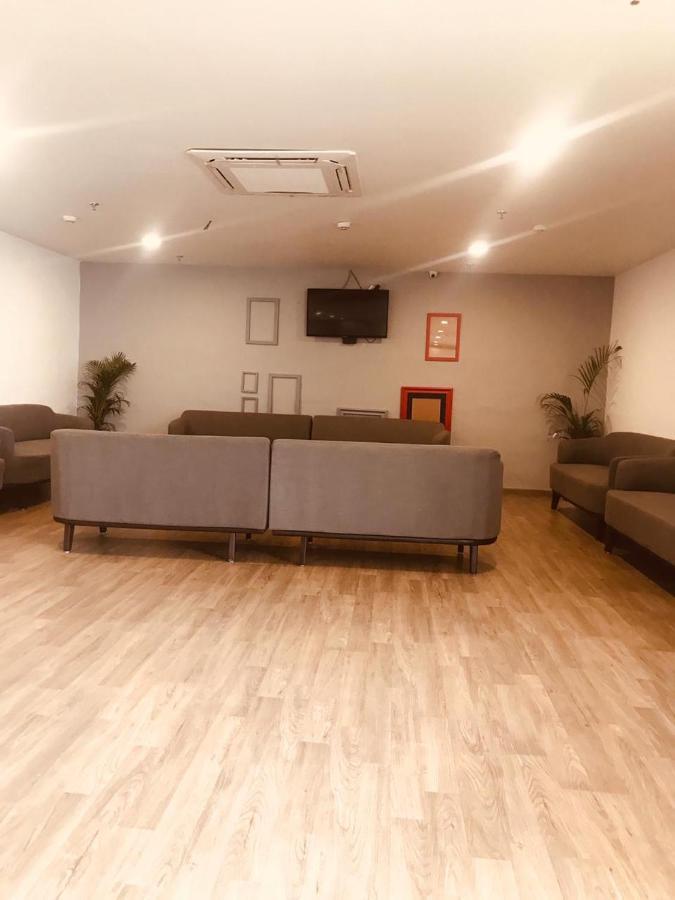 Hotel Aarkay Palace Badarpur Екстер'єр фото