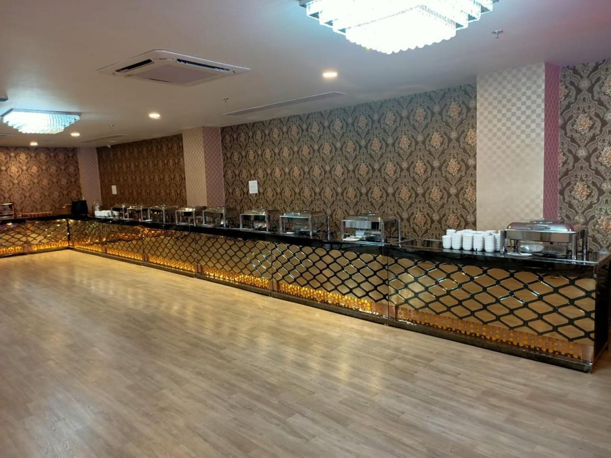 Hotel Aarkay Palace Badarpur Екстер'єр фото