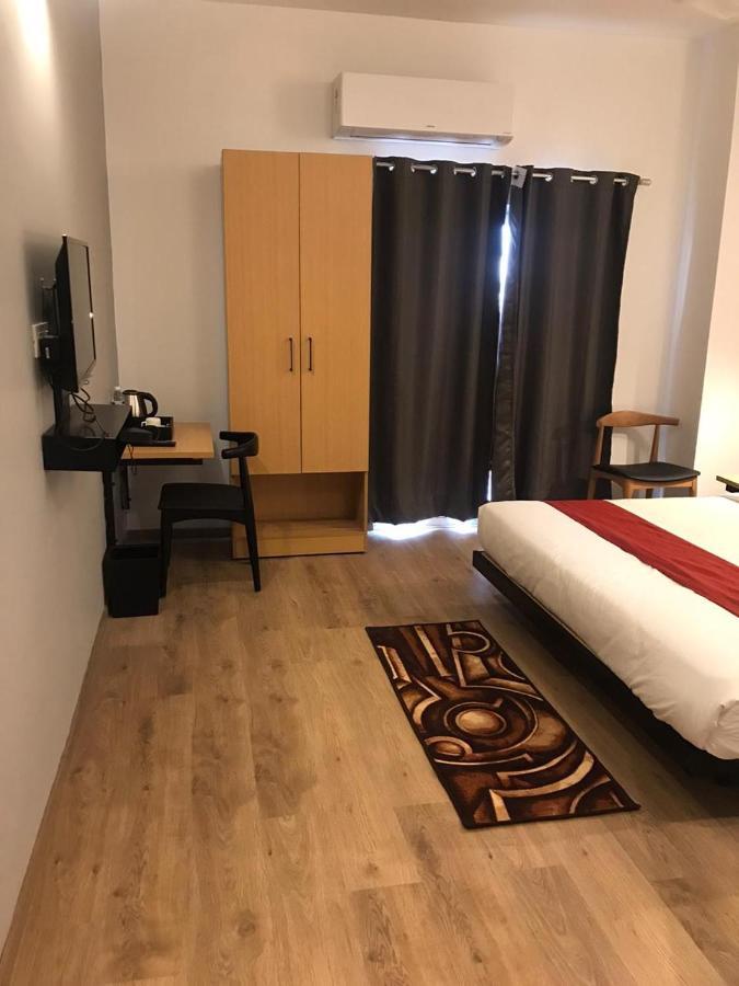 Hotel Aarkay Palace Badarpur Екстер'єр фото