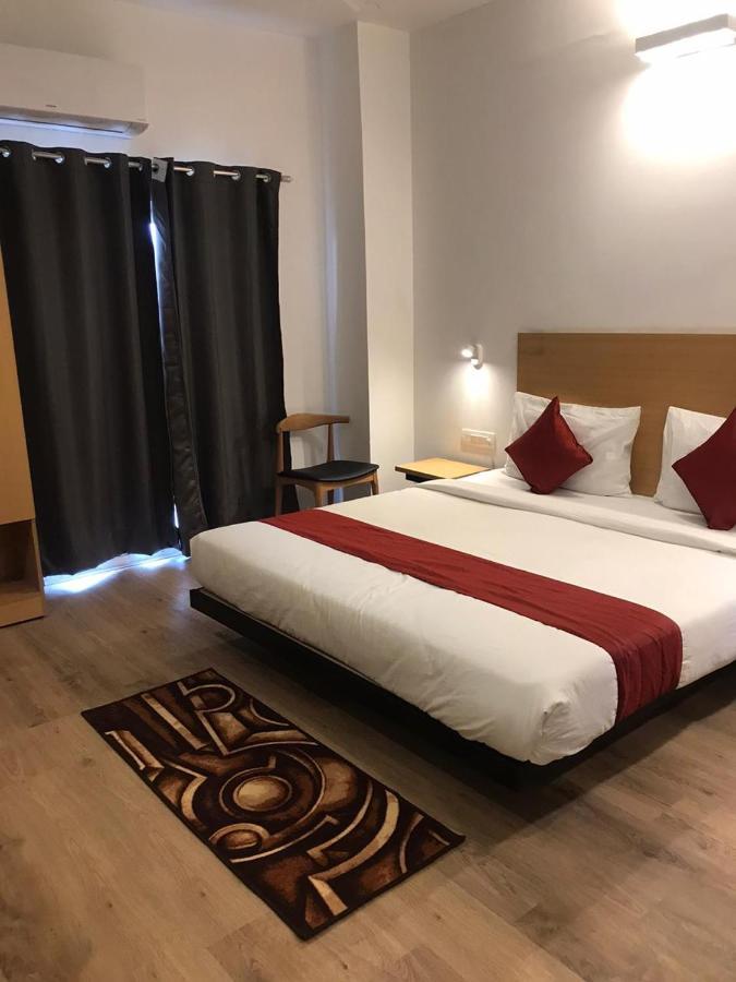 Hotel Aarkay Palace Badarpur Екстер'єр фото
