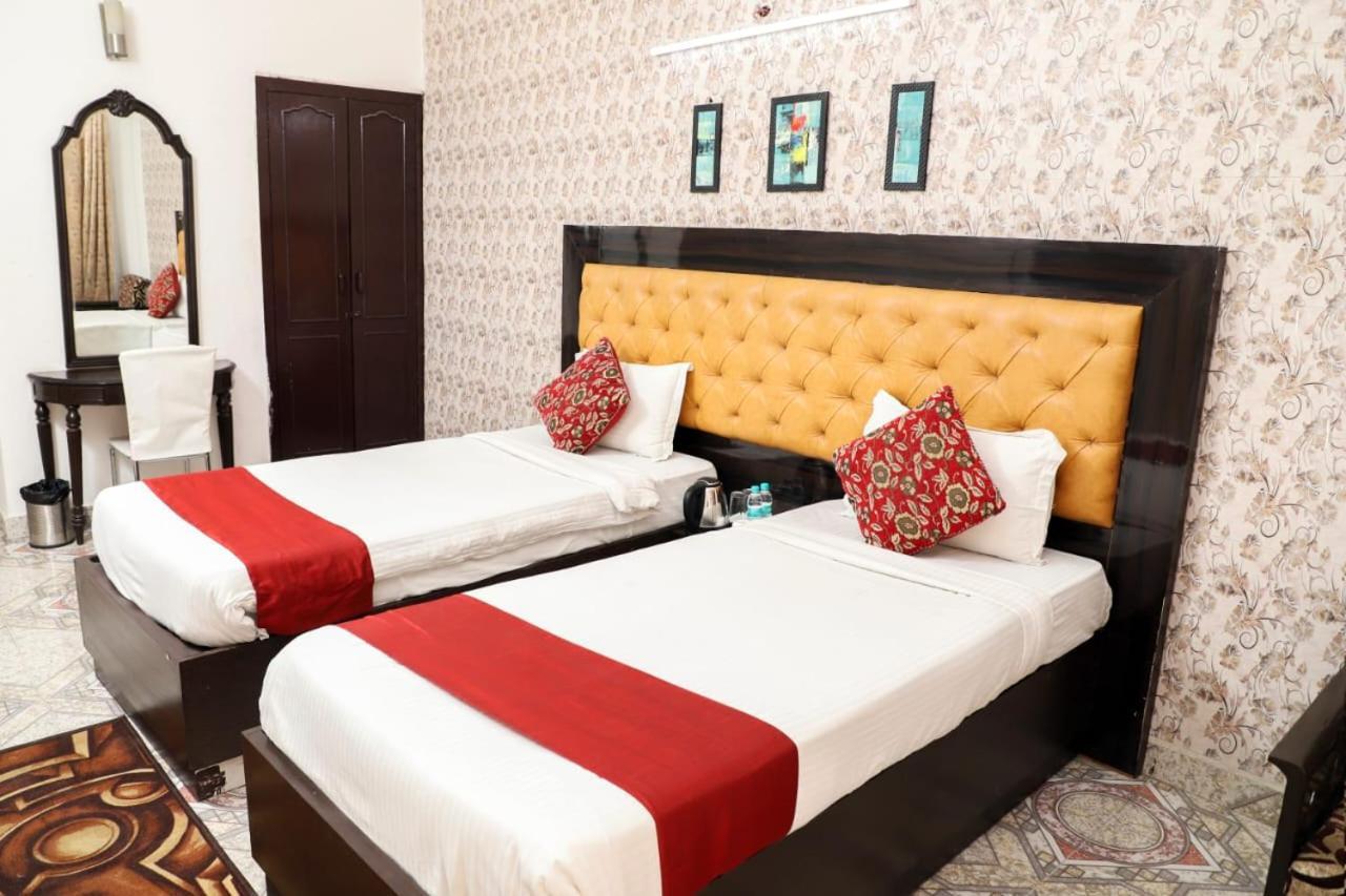 Hotel Aarkay Palace Badarpur Екстер'єр фото
