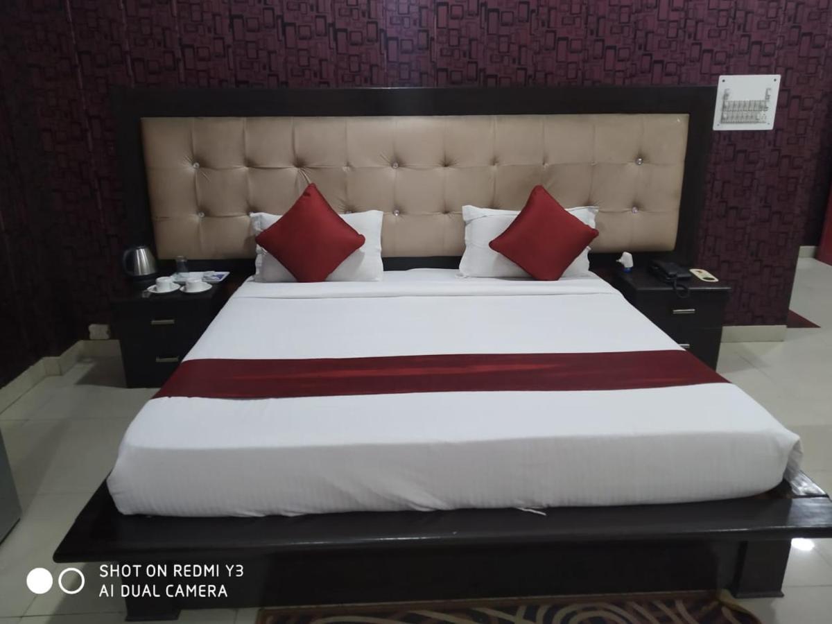 Hotel Aarkay Palace Badarpur Екстер'єр фото
