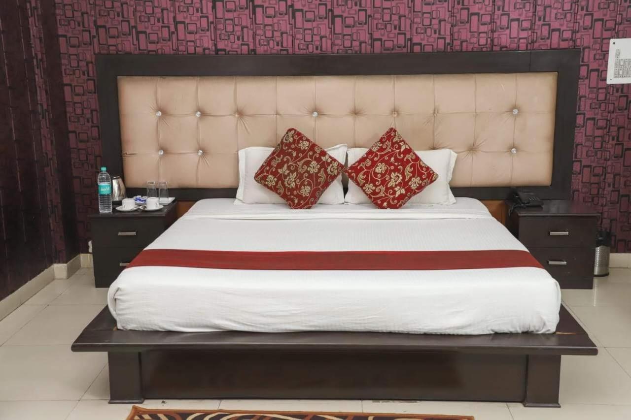 Hotel Aarkay Palace Badarpur Екстер'єр фото